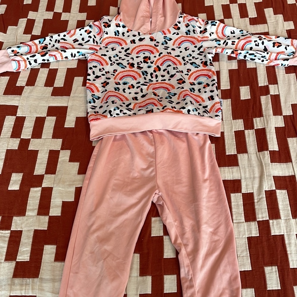 Leopard print rainbows girls long sleeve outfit - 2 pieces 18-24 months - Picture 3 of 4